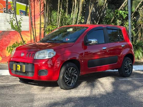 FIAT UNO 1.0 EVO VIVACE 8V FLEX 4P MANUAL FIAT UNO 1.0 EVO VIVACE 8V FLEX 4P MANUAL